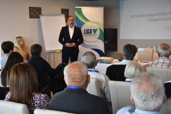 Idősek Agárd .jpg [md-600]